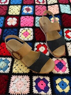 Remote Two-Tone Black and Tan Leather Slingback Sandals Size 9
